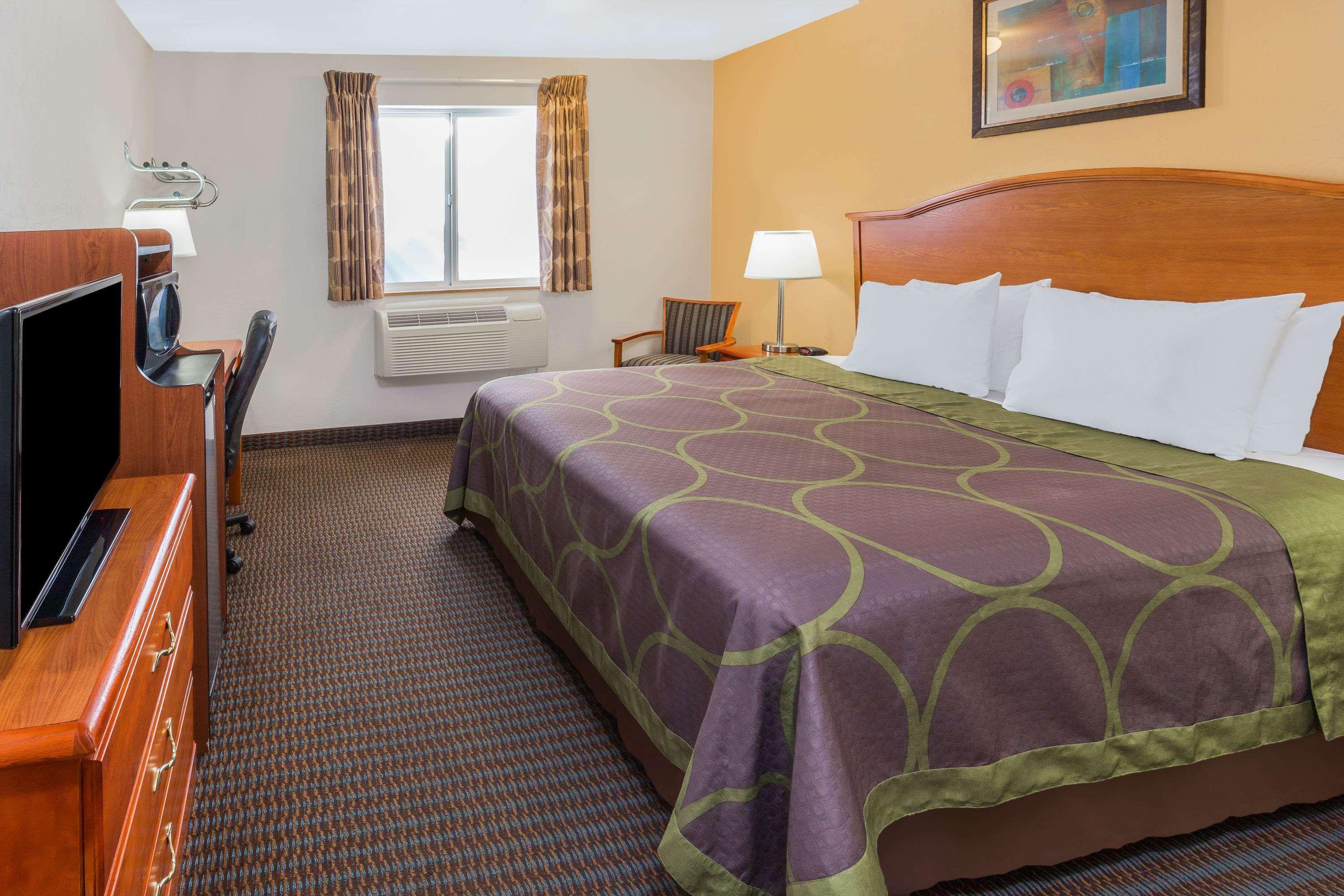 Super 8 By Wyndham Roseburg Hotell Exteriör bild