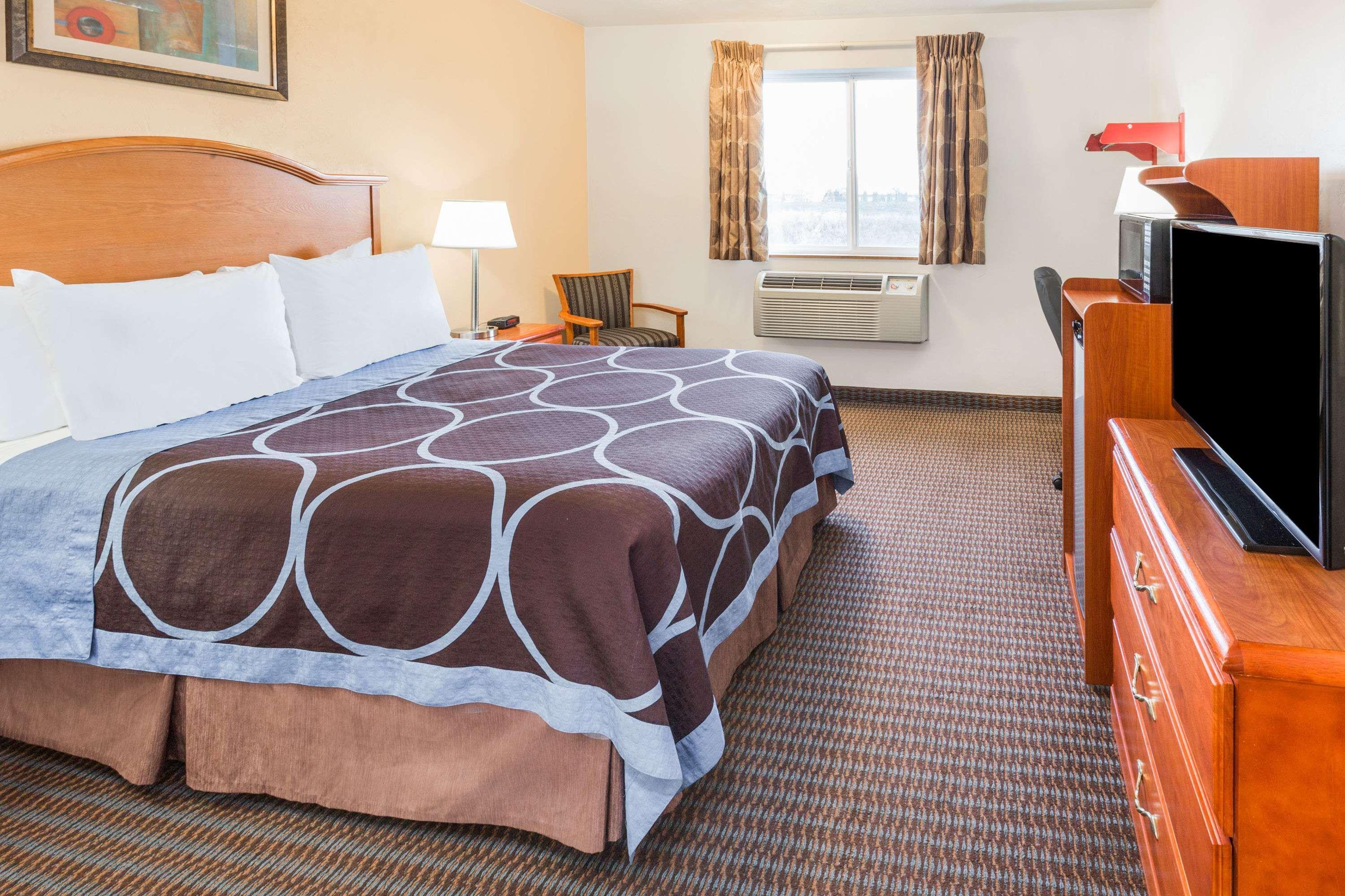 Super 8 By Wyndham Roseburg Hotell Exteriör bild