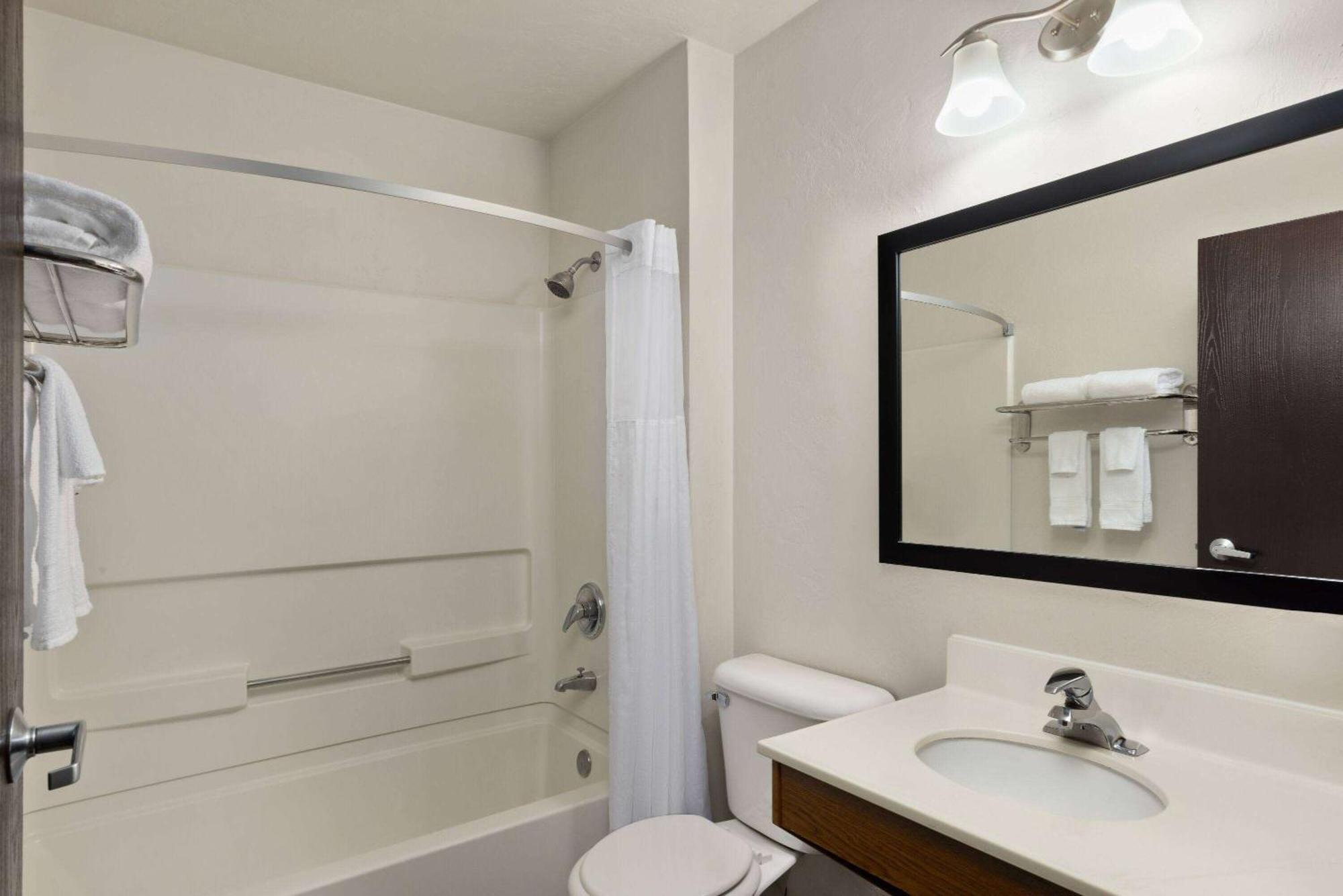 Super 8 By Wyndham Roseburg Hotell Exteriör bild