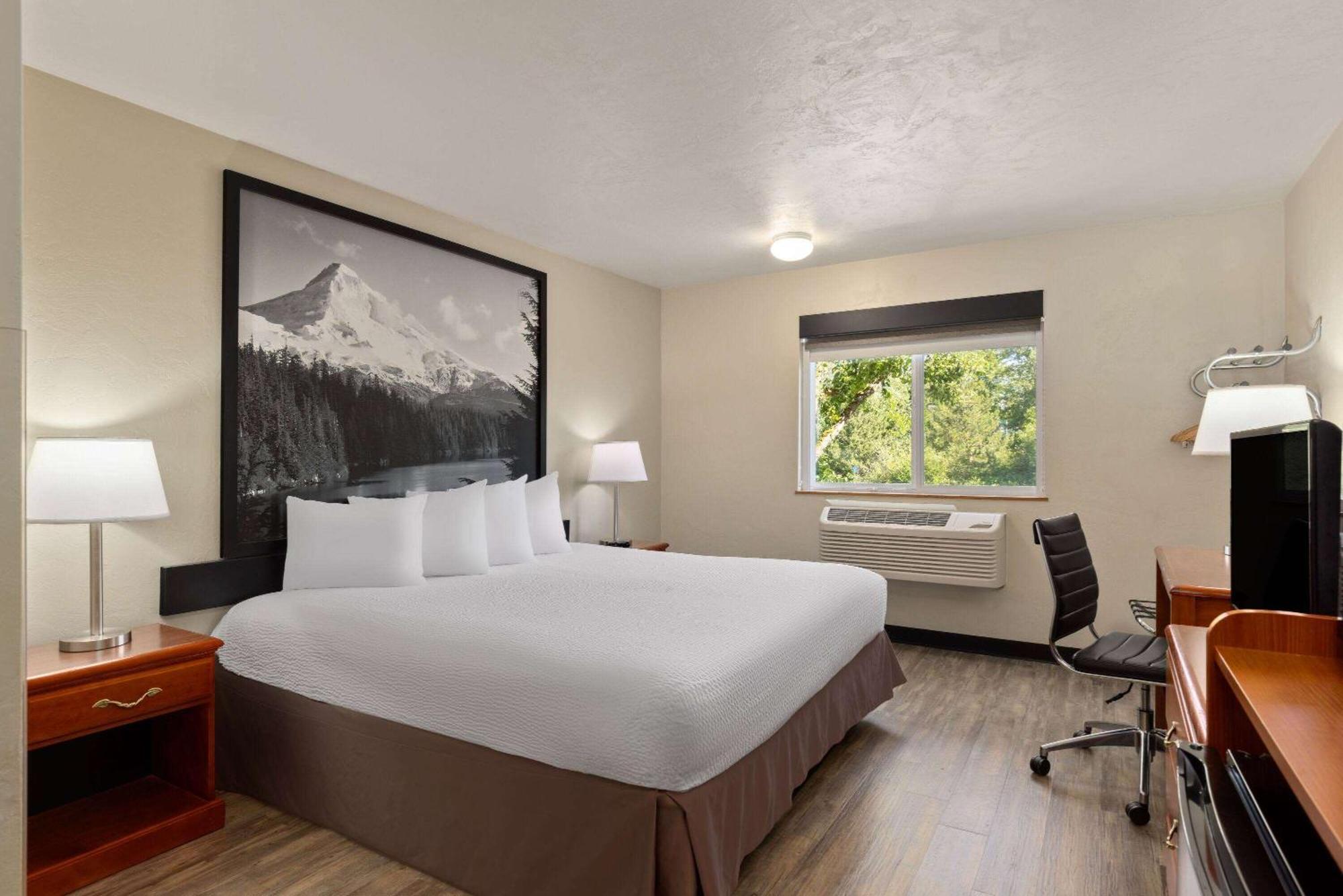 Super 8 By Wyndham Roseburg Hotell Exteriör bild