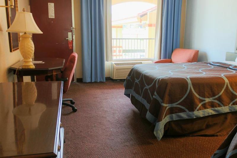 Super 8 By Wyndham Roseburg Hotell Exteriör bild